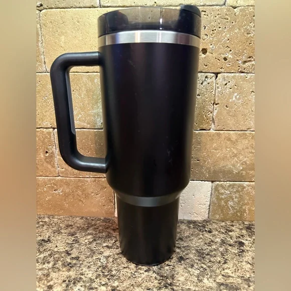 Stanley Black Insulated Travel Mug with Handle 40oz - Picture 2 of 3